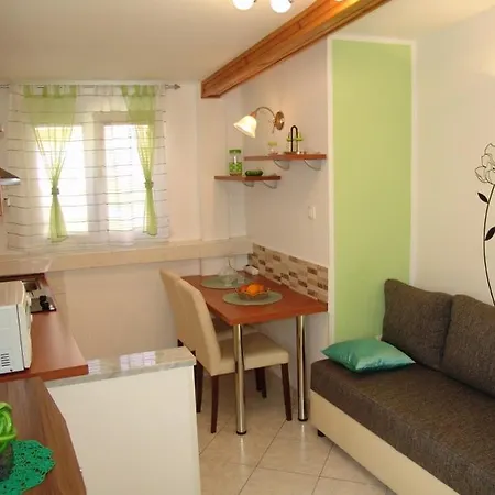 Dominik Apartman